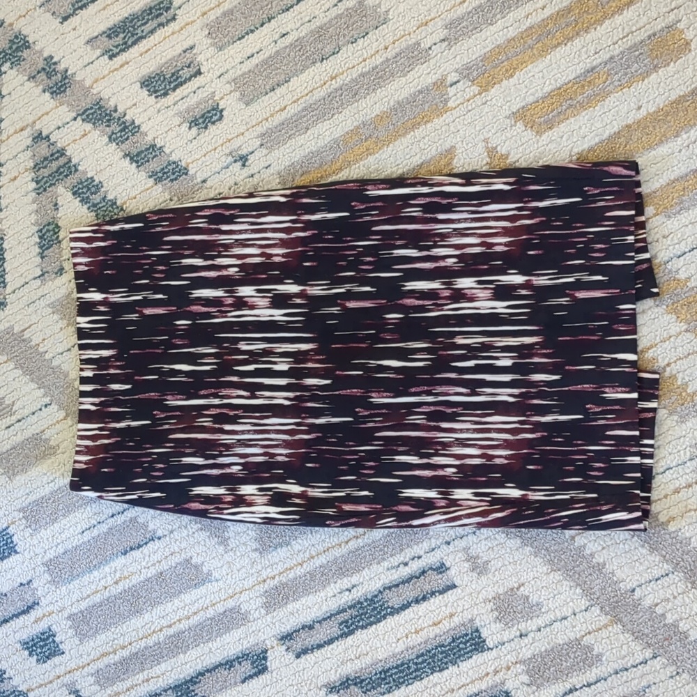 Stretch pencil skirt